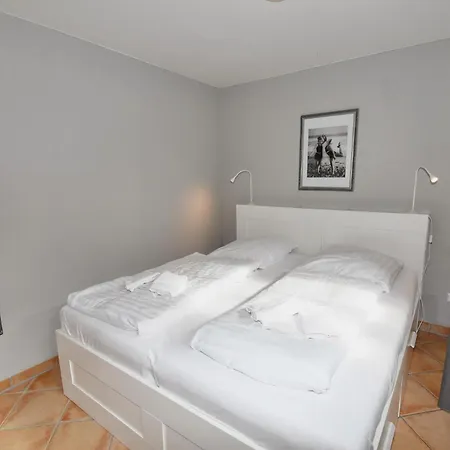 Dana Апартаменты